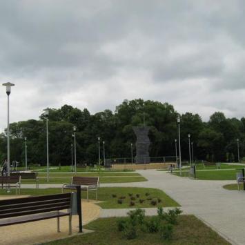 wokół sporo ławek... bardzo przyjemne miejsce do wypoczynku, Danuta