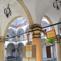 dziedziniec zamku
