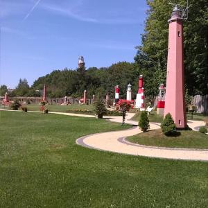Park Miniatur Latarni Morskich w Niechorzu