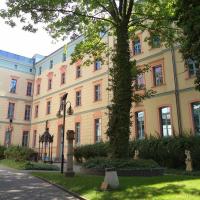 dziedziniec Uniwersytetu Opolskiego, Danusia