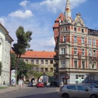 widok na Bramę Kraowską od strony Rynku, Danusia