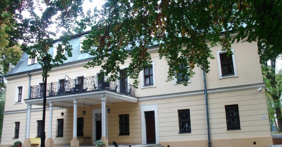 XVIII wieczny Pałac w Rybnej - zdjęcie