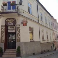 uliczki wokół Rynku,pub na rogu, Danusia