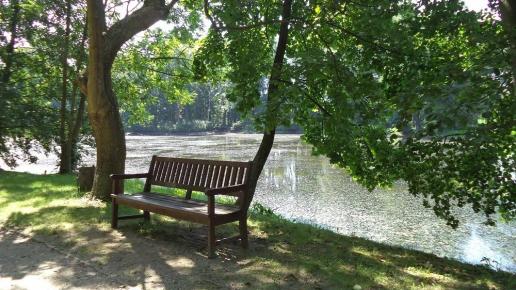 ławeczka nad rzeczką, Danusia