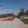 nowoczesny plac sportowy - świetne miejsce dla ludzi w każdym wieku