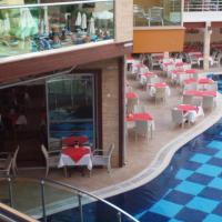 Mój hotel - baseny i restauracja, Tadeusz Walkowicz