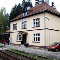 wyremontowany budynek dworca Wisła Głębce., Roman Świątkowski