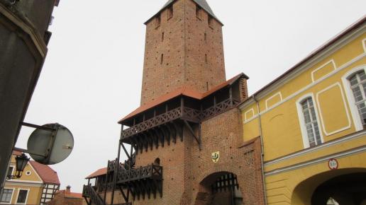 BramaKrakowska z wieżą, marian