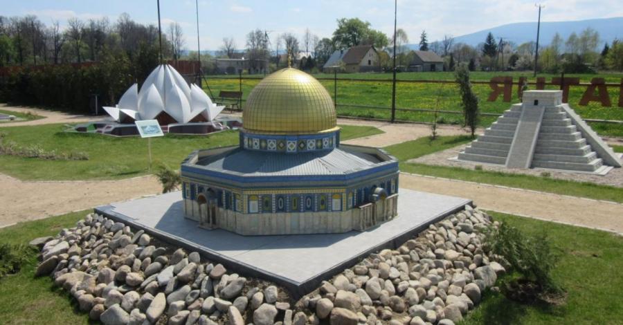 Park Miniatur Budowle Świata oraz zamek Bolków - zdjęcie