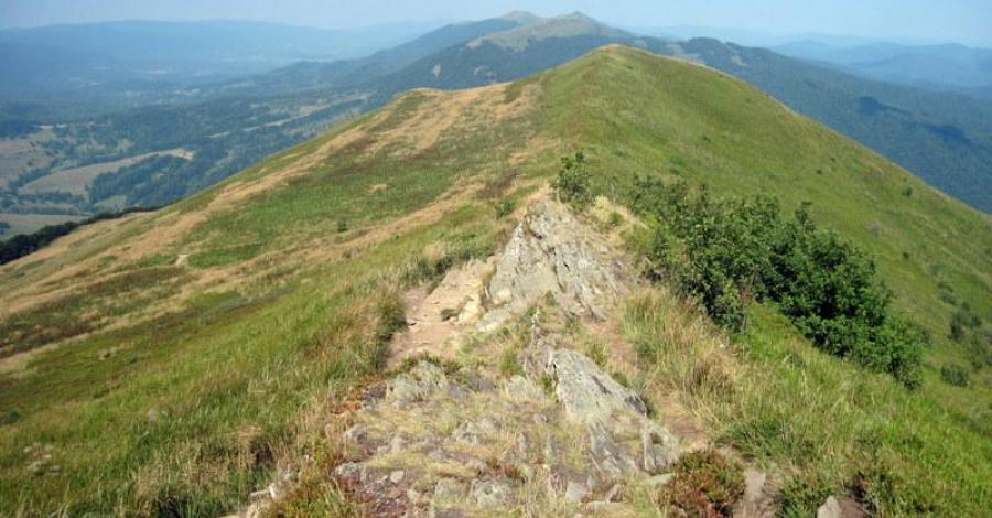 Bieszczady- Połanina Caryńska, Połonina Wetlińska i Smerek 1222mnpm. - zdjęcie