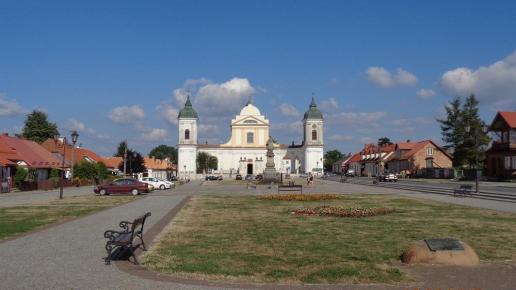 Duży Rynek z widokiem na kościół Trójcy Przenajświętszej, Danusia