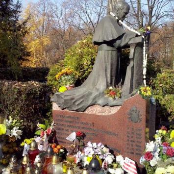 grób rodziców papieża, mokunka