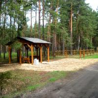 miejsce odpoczynku przy szlaku czarnym oraz gminnym szlaku konnym, Roman Świątkowski