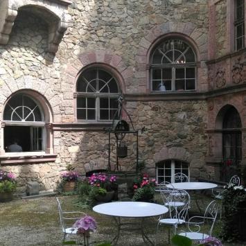Patio, Sasanka