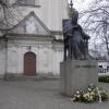 pomnik JPII przy kościele św. Antoniego, Joanna