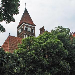 Kościół poklasztorny w Nowem