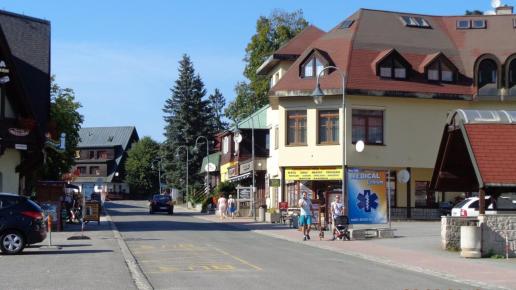 Ulice Harrachov, Danusia