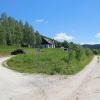 Parking przy Winiarni, skąd jest 1300 m do jaskini