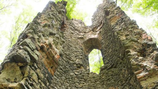 Romantyczne ruiny w Orzechu