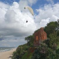 Widok na ruiny kościoła, allie