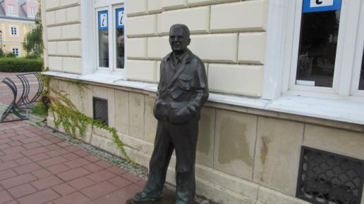 pomnik Z.Beksińskiego, marian