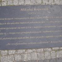 tablica przy ławeczce Mikołaja Kopernika, Joanna