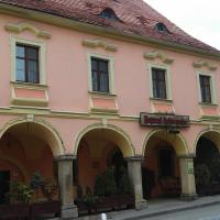 Zajazd sukiennice(zabytkowy) ta i 4 kolejne foty, mokunka