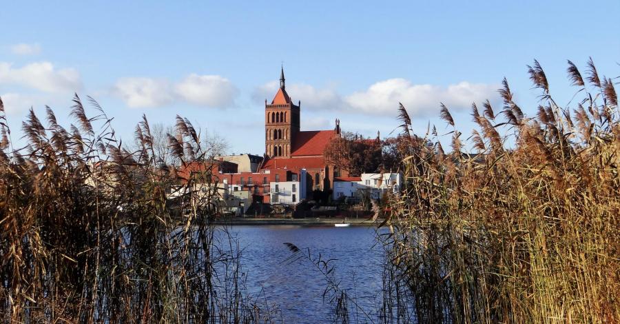 Jesiennie nad Jeziorem Chełmżyńskim i w Kończewicach - zdjęcie