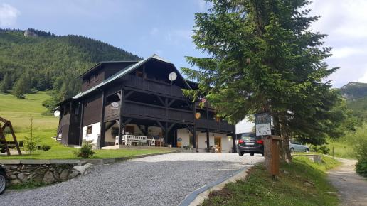 Architektura Stefanovej, EmiZtg