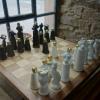 Małpie szachy z porcelany, allie