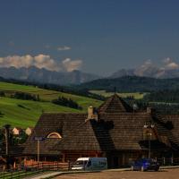 Widok na Karczme Zadyma i Tatry w oddali, Fasola na Szlaku