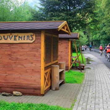 Po drodze ... pamiątkowe budki na szczęście zamknięte :D (kto ma małe dzieci ten wie o co chodzi hehe), Fasola na Szlaku
