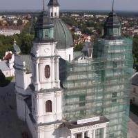 widok z dzwonnicy na bazylikę, Joanna