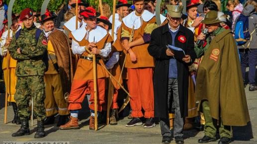 Powitanie gości , w tym przedstawienie grup rekonstrukcyjnych . Poznanie dramatycznych losów bitwy pod Zadwórzem - obrona Lwowa, Fasola na Szlaku