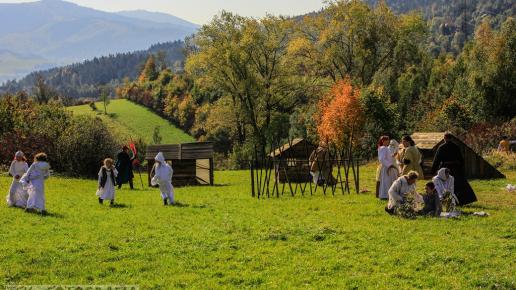 życie w XVI-wiecznej wsi Radziechowy , ks.Kaszkowic wyrusza z góralami na odsiecz Częstochowie, Fasola na Szlaku