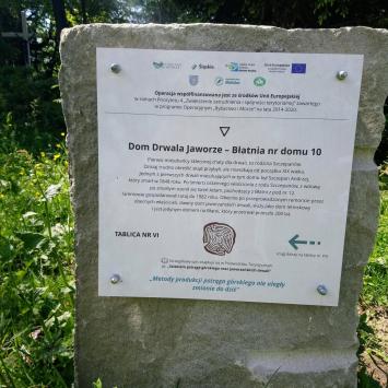 Pod domem drwala, EmiZtg