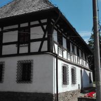 dom kata, mirosław