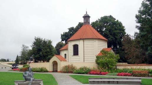 Pułtusk - plac przy rynku, allie