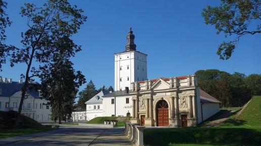 Biała Podlaska - zespół pałacowo-parkowy Radziwiłłów, allie