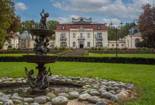 Pałac Goetzów w Brzesku