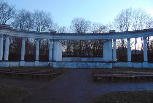 Park, muszla koncertowa, tomtur