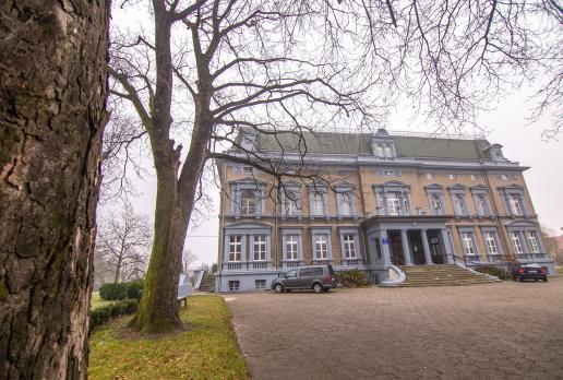 Pogrzebień pałac