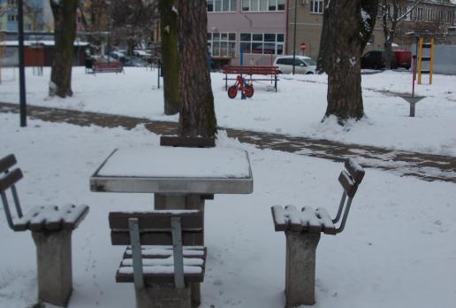 Szachy, warcaby lub rowerek, tomtur