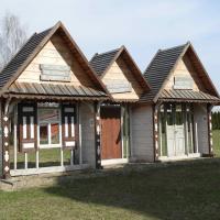 nawiązanie do Krainy Otwartych Okiennic przy synagodze w Orli, Joanna