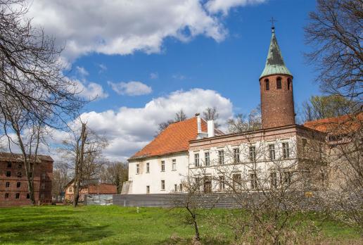 Zamek w Karłowicach