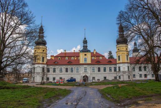Pałac w Żyrowej