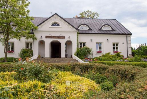 Dwór na Wichrowym Wzgórzu