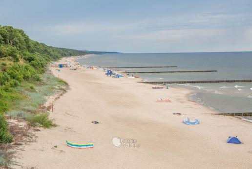 Widok na plażę z platformy