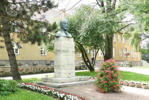 Szczytno - pomnik Henryka Sienkiewicza, Joanna