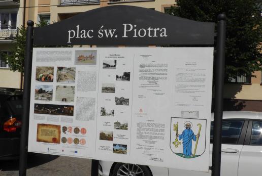 Plac św. Piotra w Olsztynku, Joanna